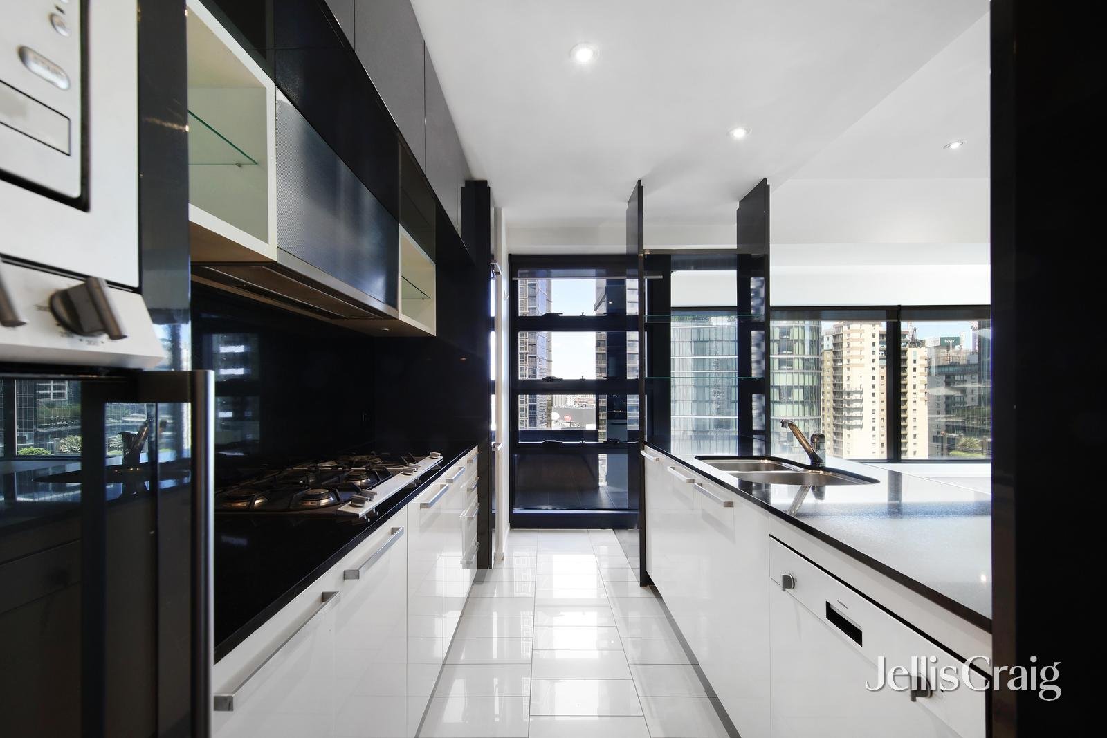 1611/7 Riverside Quay, Southbank image 5