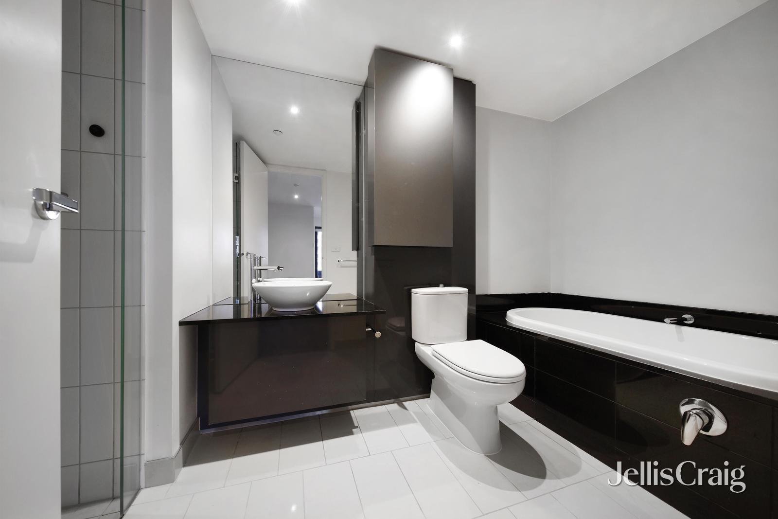 1611/7 Riverside Quay, Southbank image 7