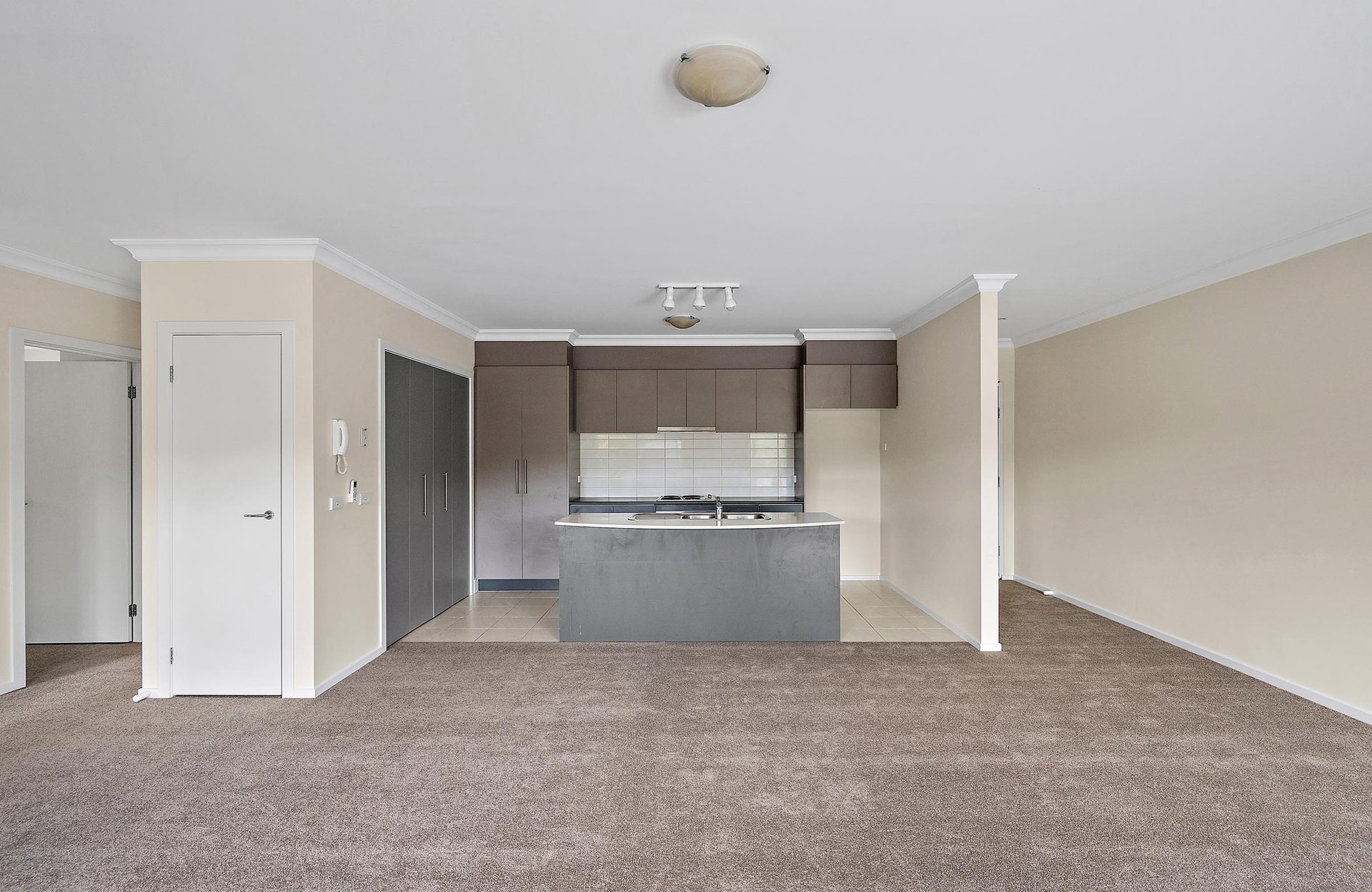 16/12 Bourke Street, Ringwood image 3