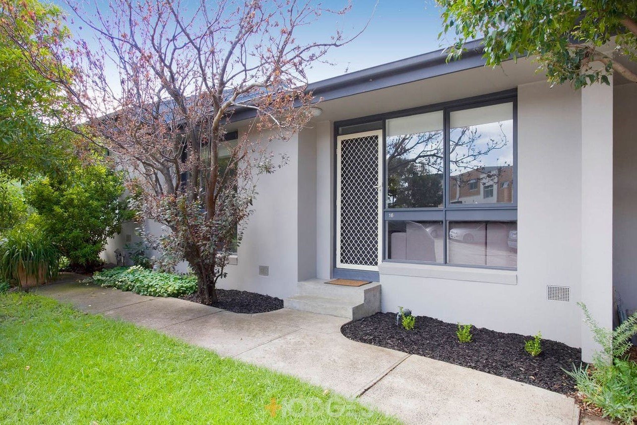 16 / 12 Warrigal Road Parkdale