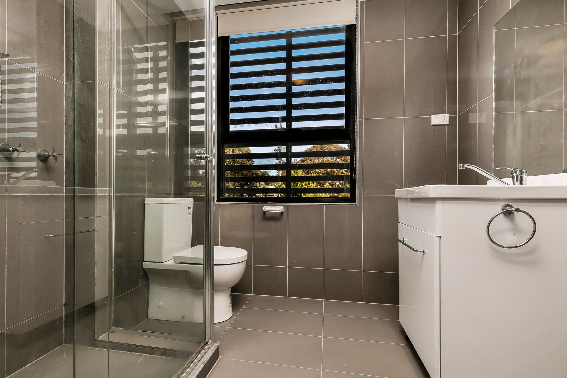 Property Gallery Thumbnail 4