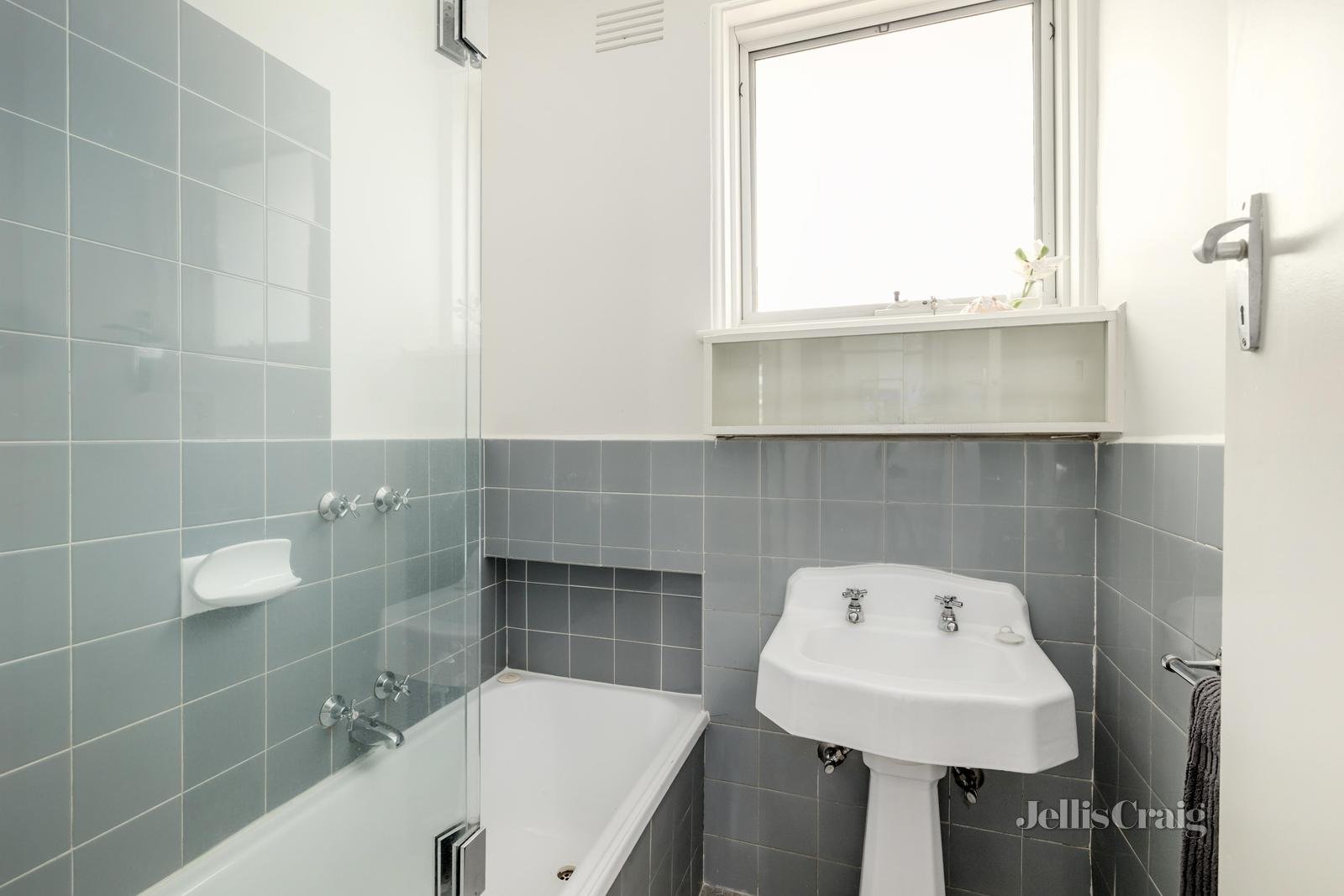 16/126 Wattle Valley Road, Camberwell image 6