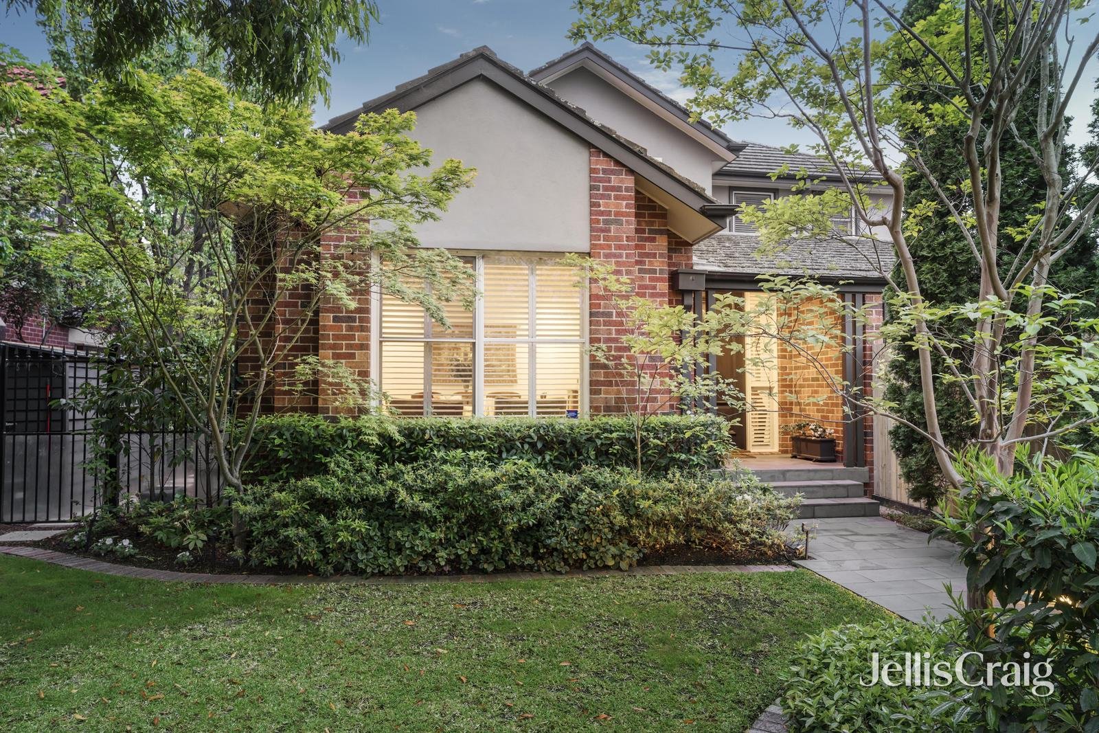 1/615 Riversdale Road, Camberwell image 1