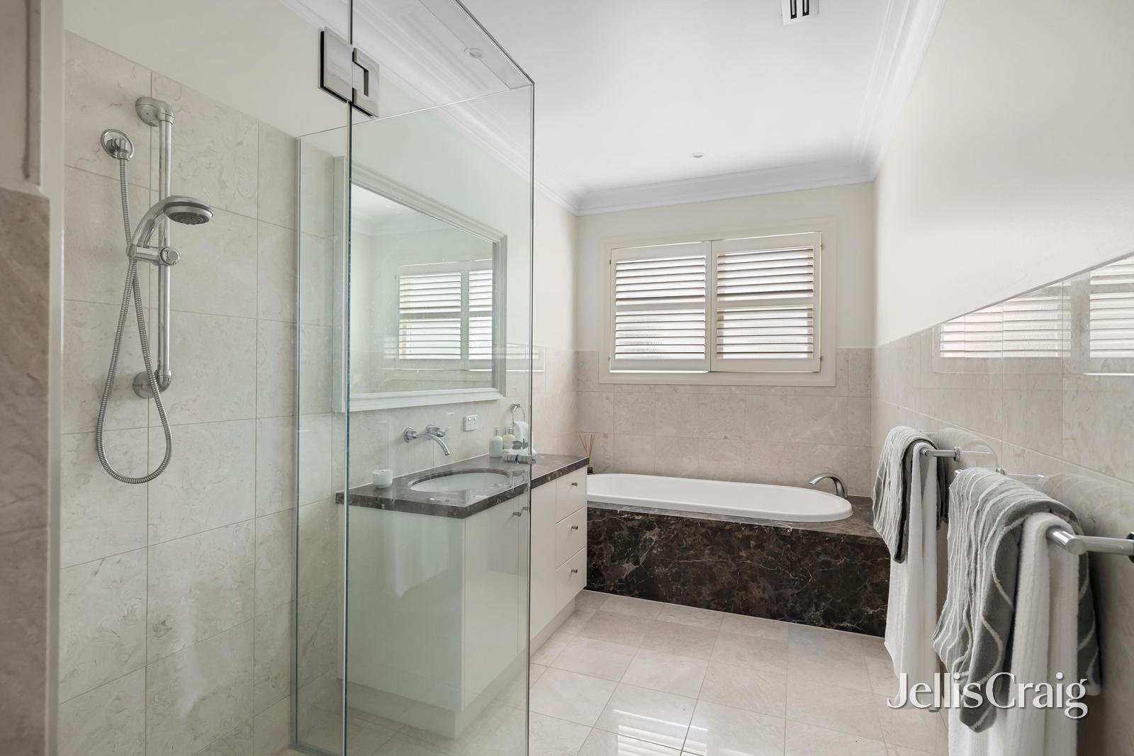 1/615 Riversdale Road, Camberwell image 8