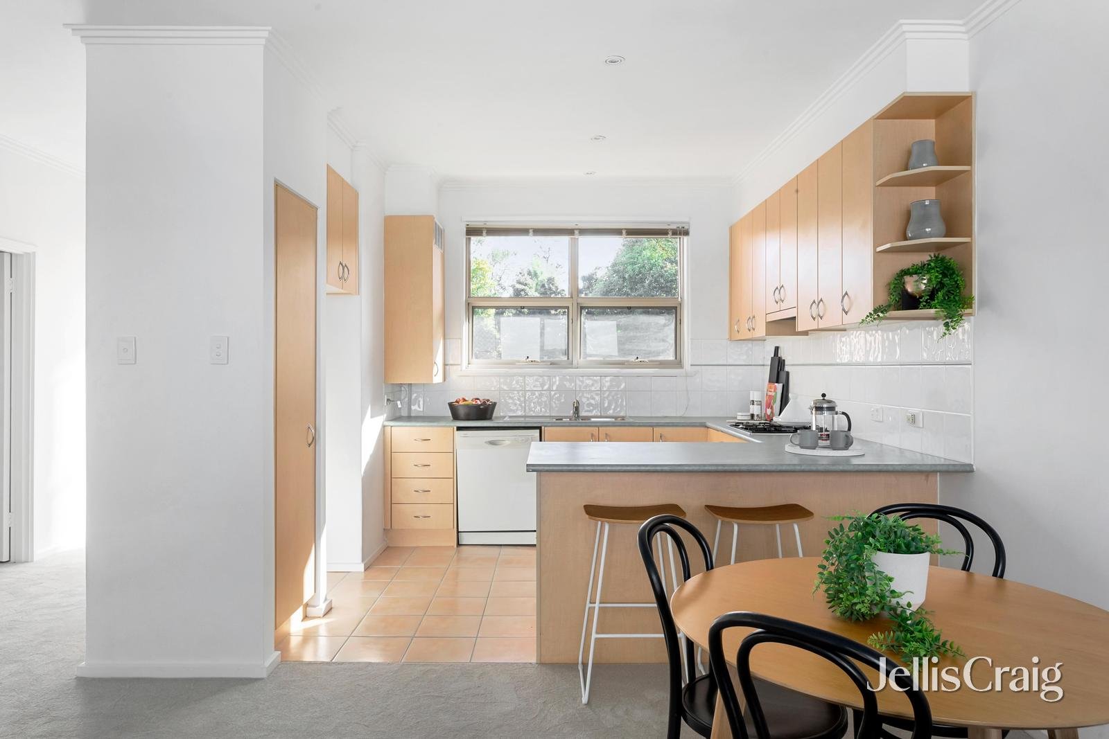 16/19 Kireep Road, Balwyn image 2