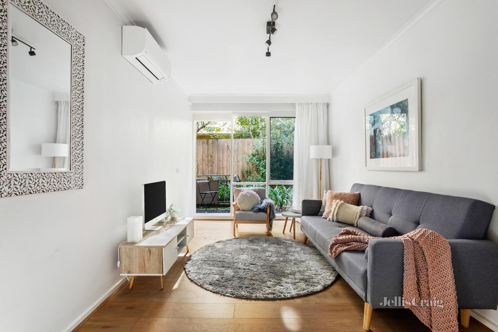 1/62 Edgar Street North, Glen Iris image 1