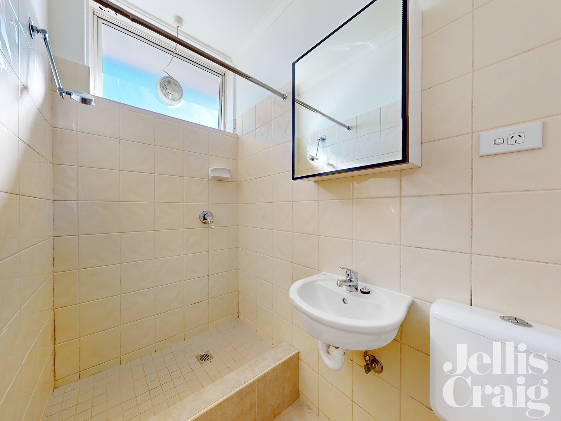 16/2 Freeman Street, Hawthorn East image 4