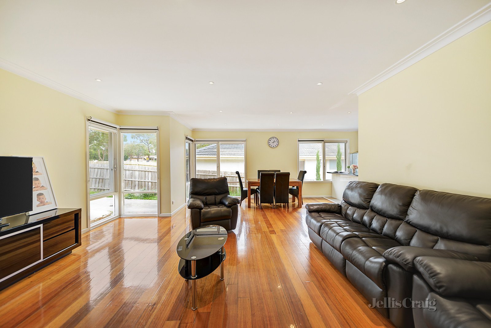 1/62 Leeds Street, Doncaster East image 3