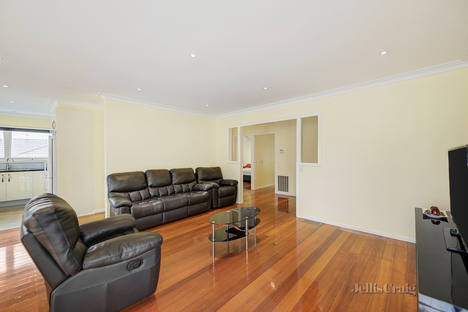 1/62 Leeds Street, Doncaster East image 5