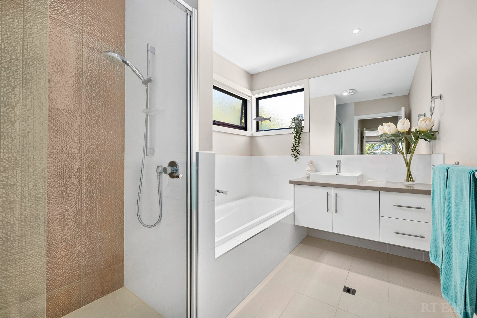 Property Gallery Thumbnail 6