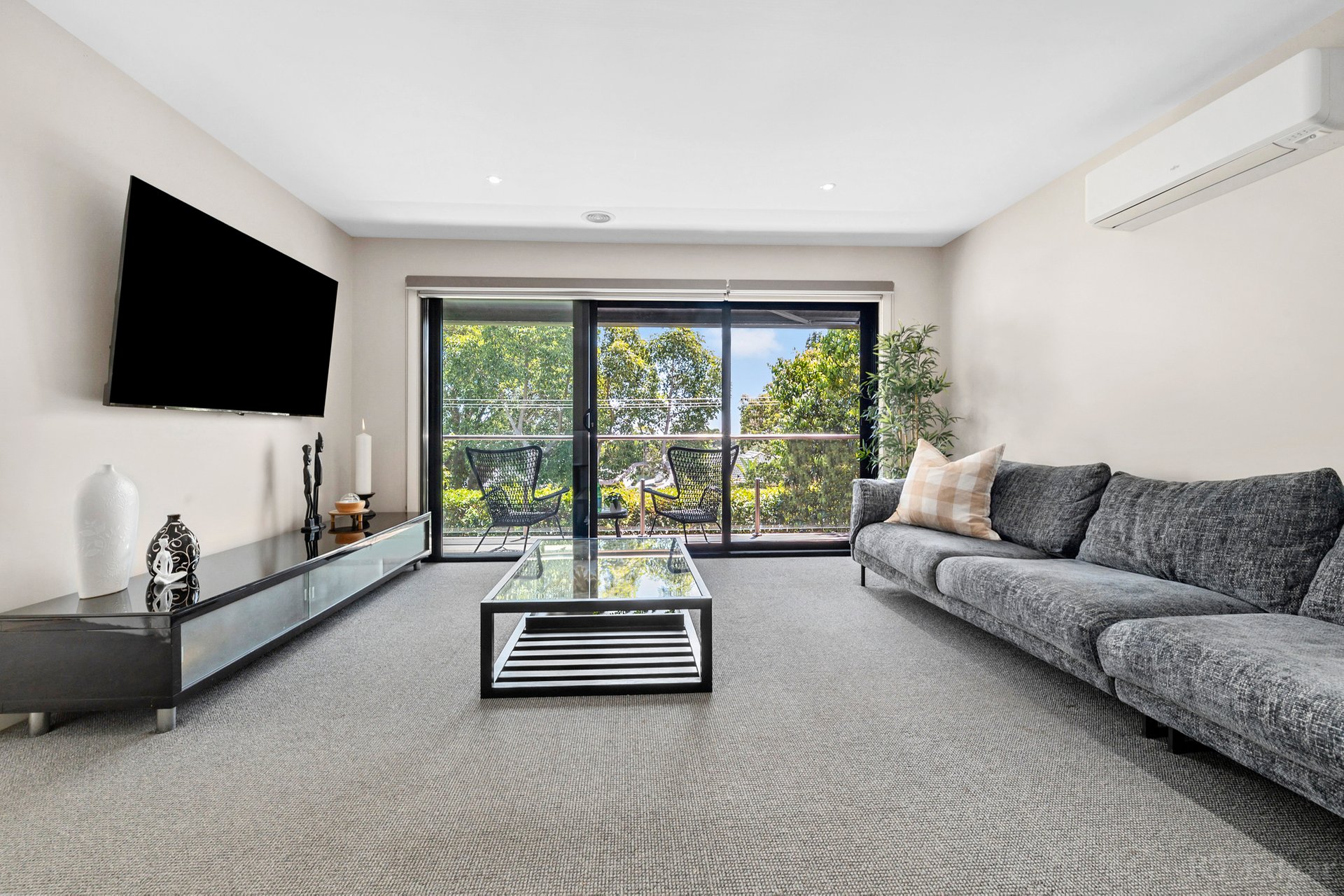Property Gallery Thumbnail 8
