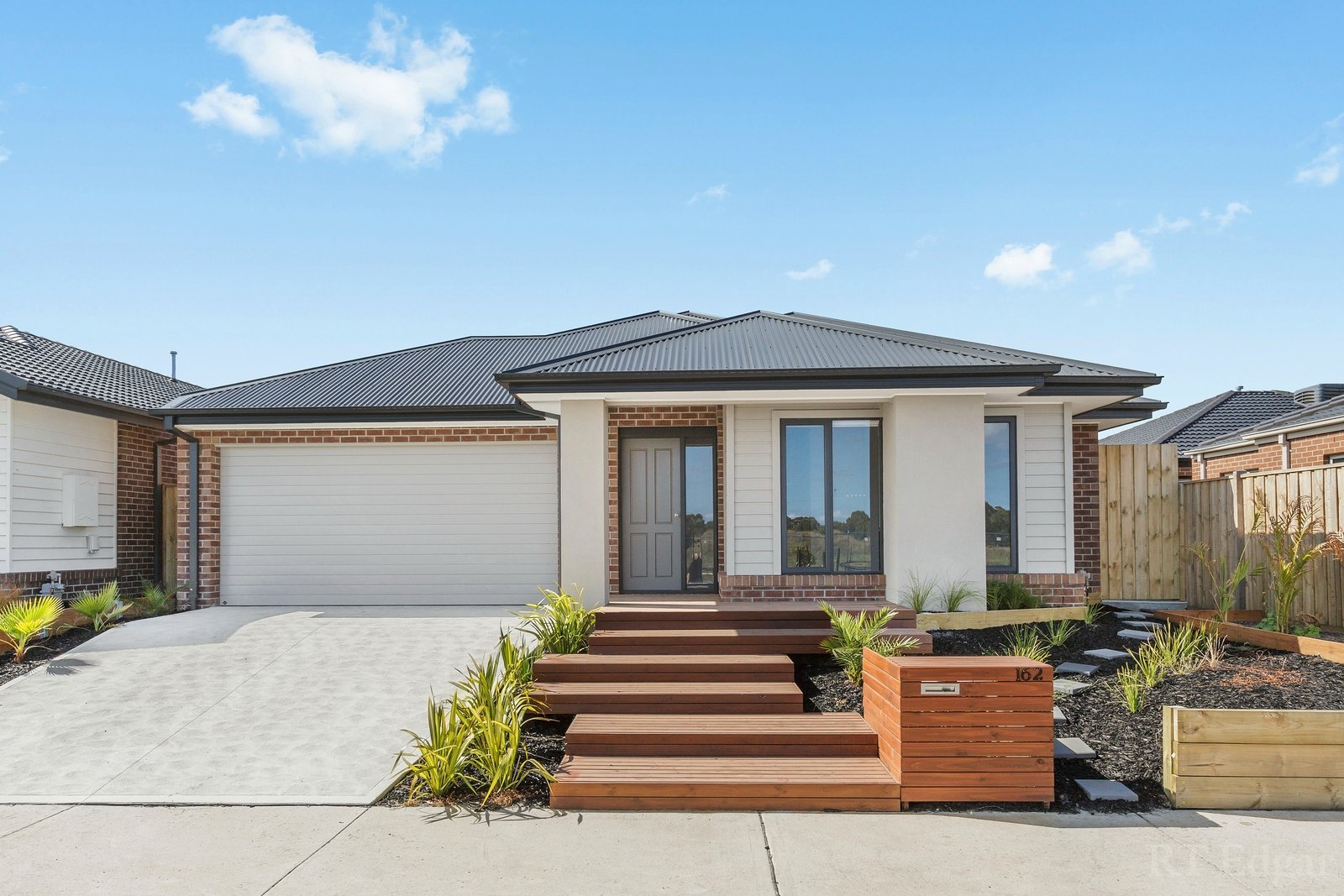 Property Gallery - Main Image
