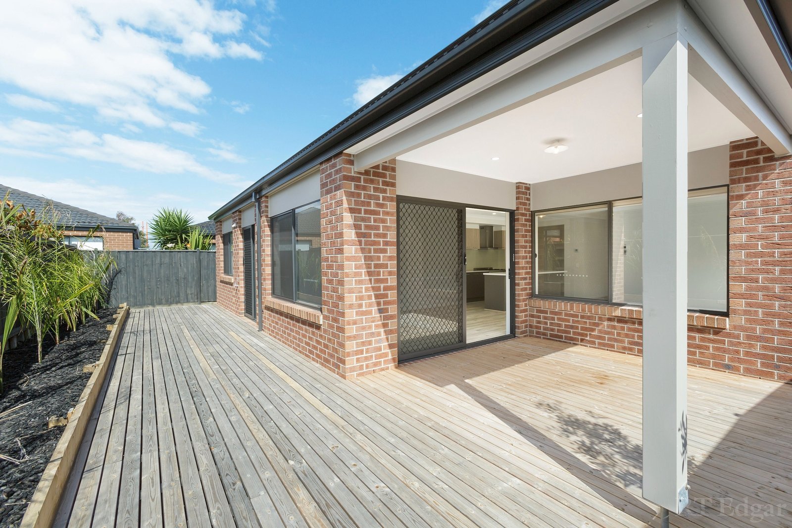 Property Gallery Thumbnail 8