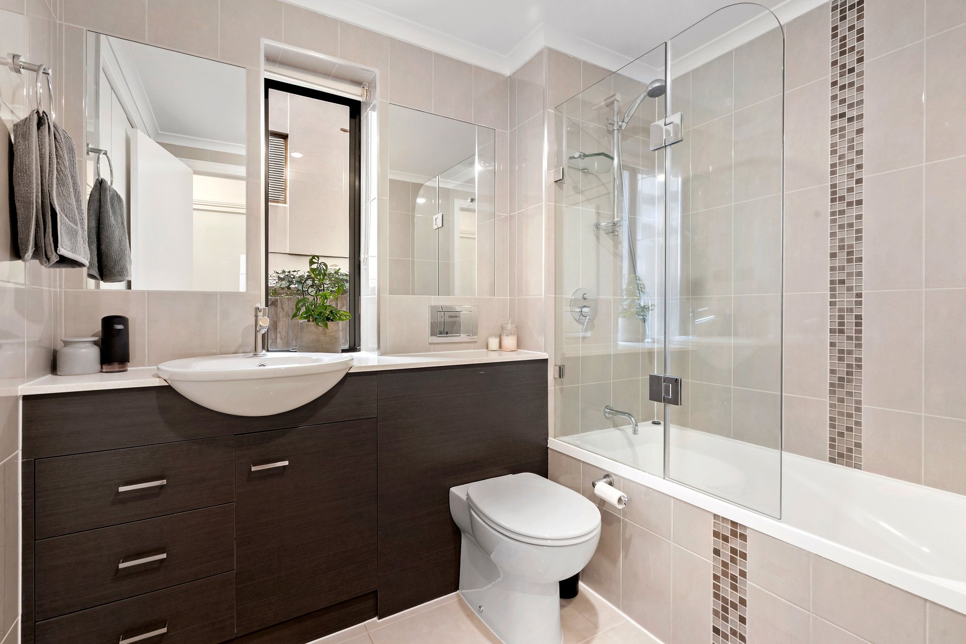 Property Gallery Thumbnail 9