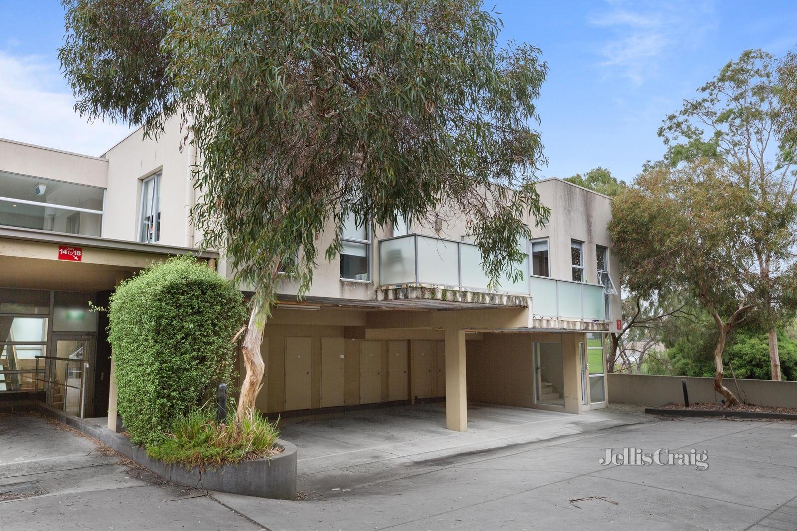 16/210-220 Normanby Road, Notting Hill image 1