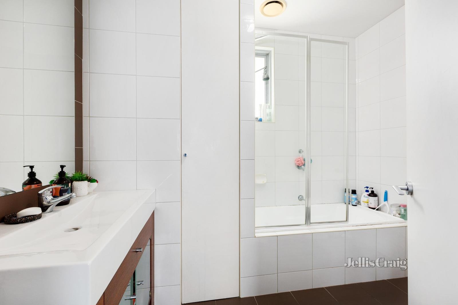 16/210-220 Normanby Road, Notting Hill image 5