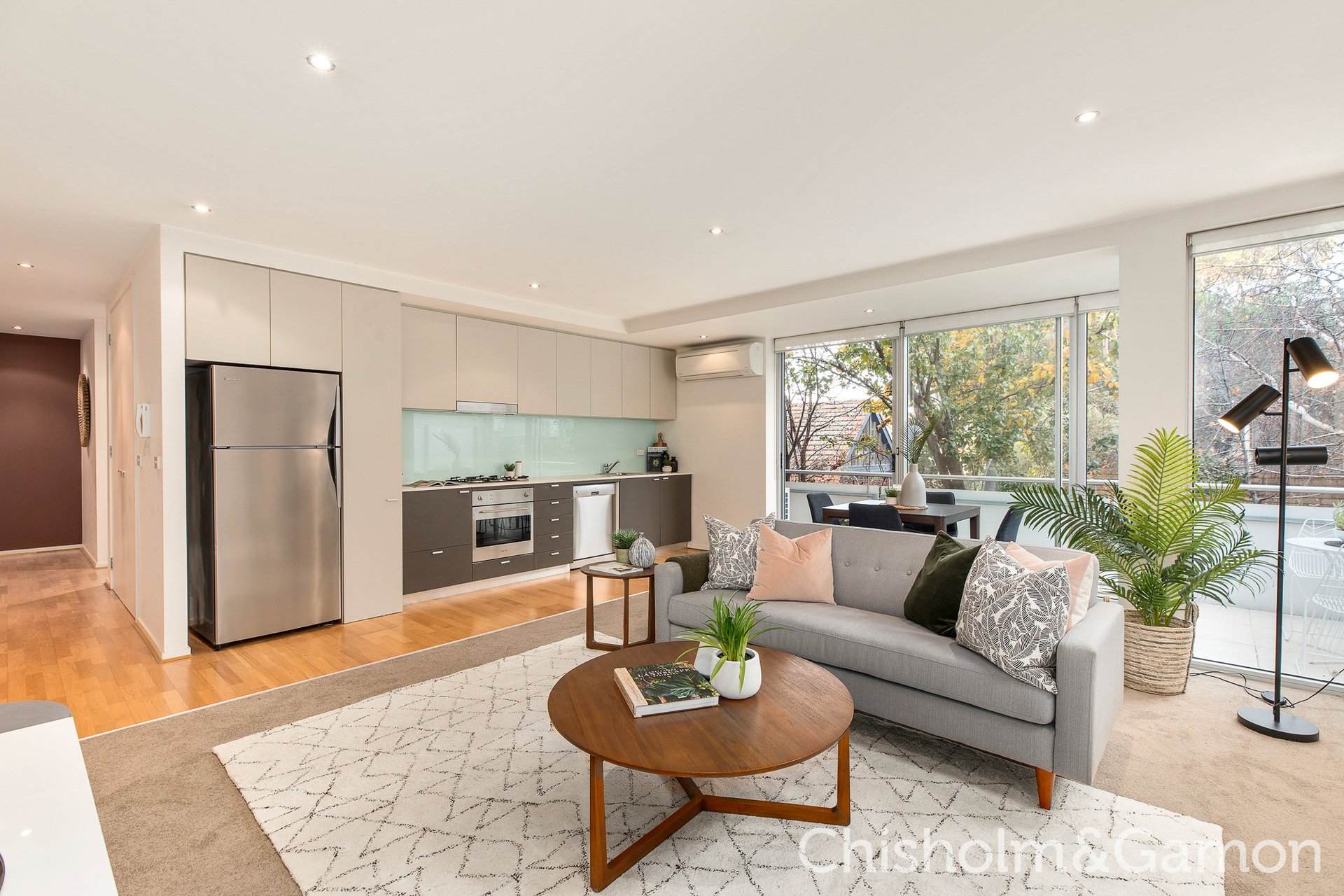 16/24 Milton Street, Elwood image 2