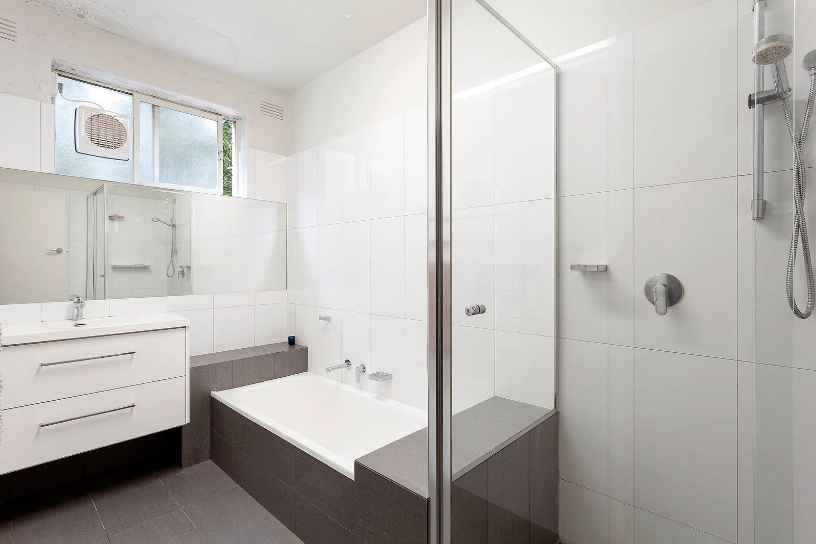 Property Gallery Thumbnail 5