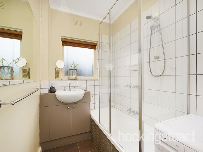 16/3 Harrison Crescent, Hawthorn image 6