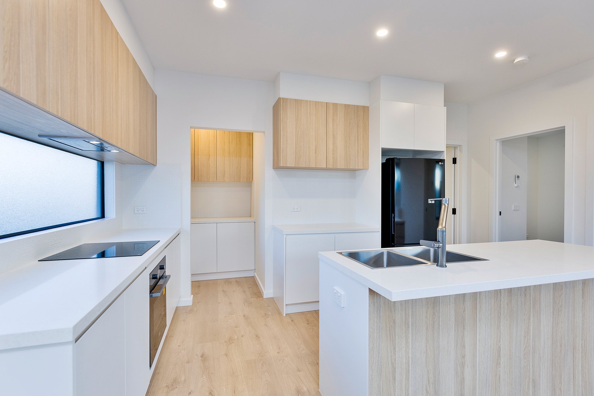 1/63 King Street, Airport West image 2