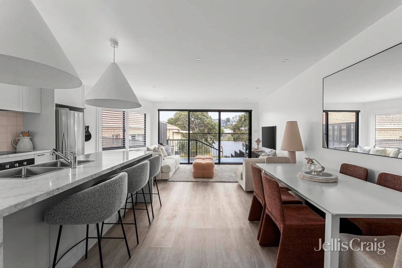 1/63 Lake Avenue, Ocean Grove image 2