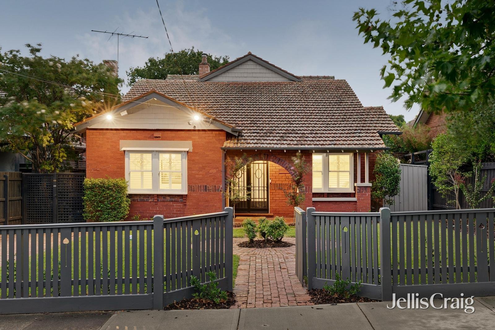 163 Manning Road, Malvern&nbsp;East image 1
