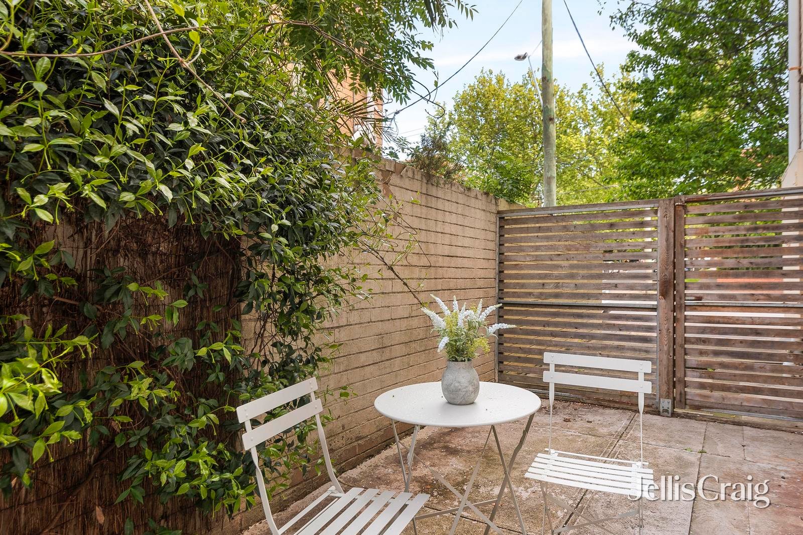 1/63 Ormond Road, Elwood image 2