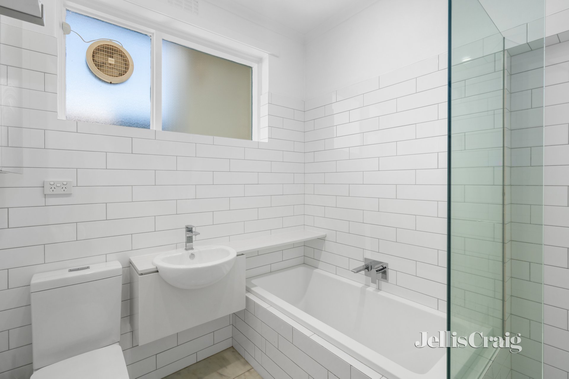 16/3 Struan Street, Toorak image 5