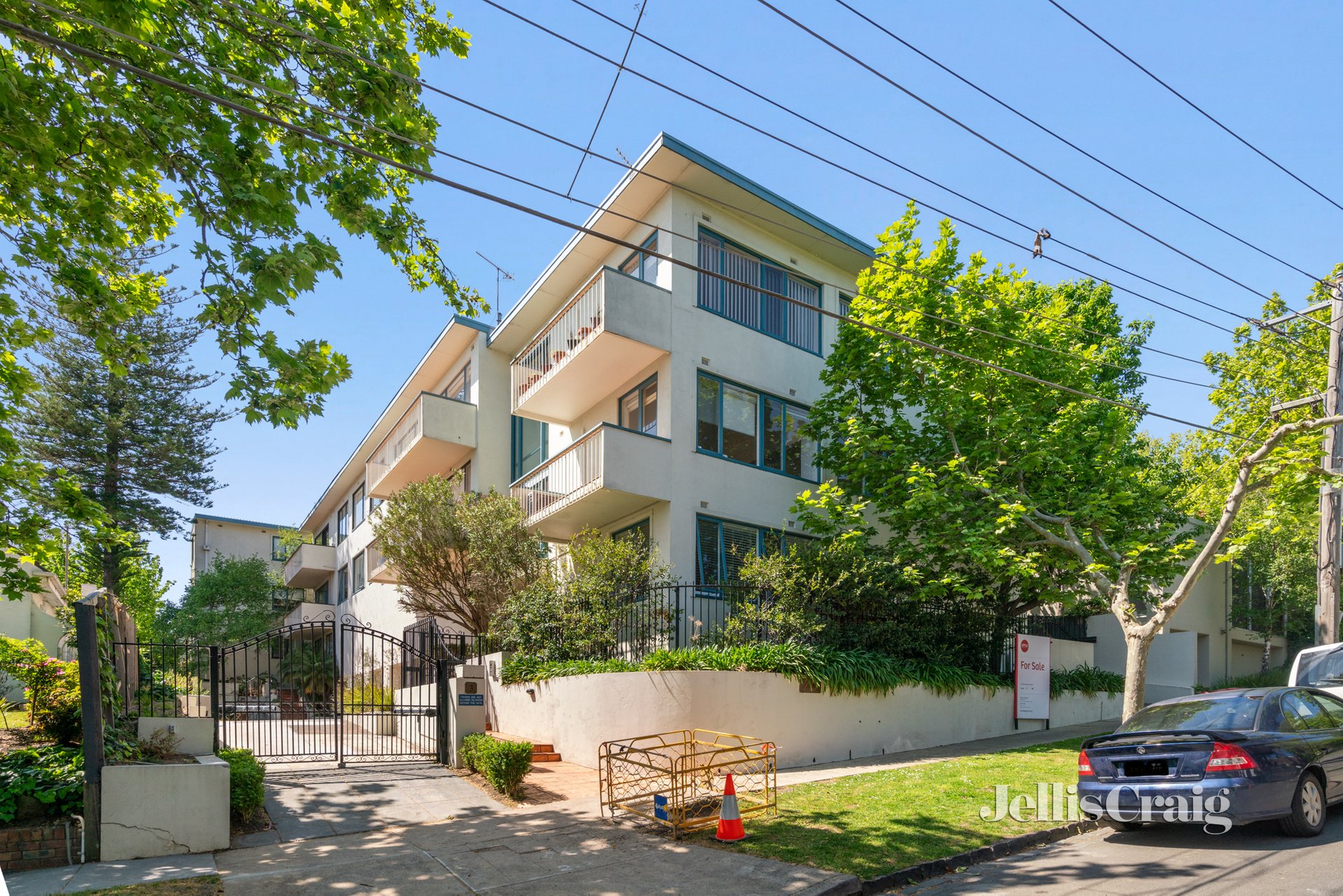 16/3 Struan Street, Toorak image 6
