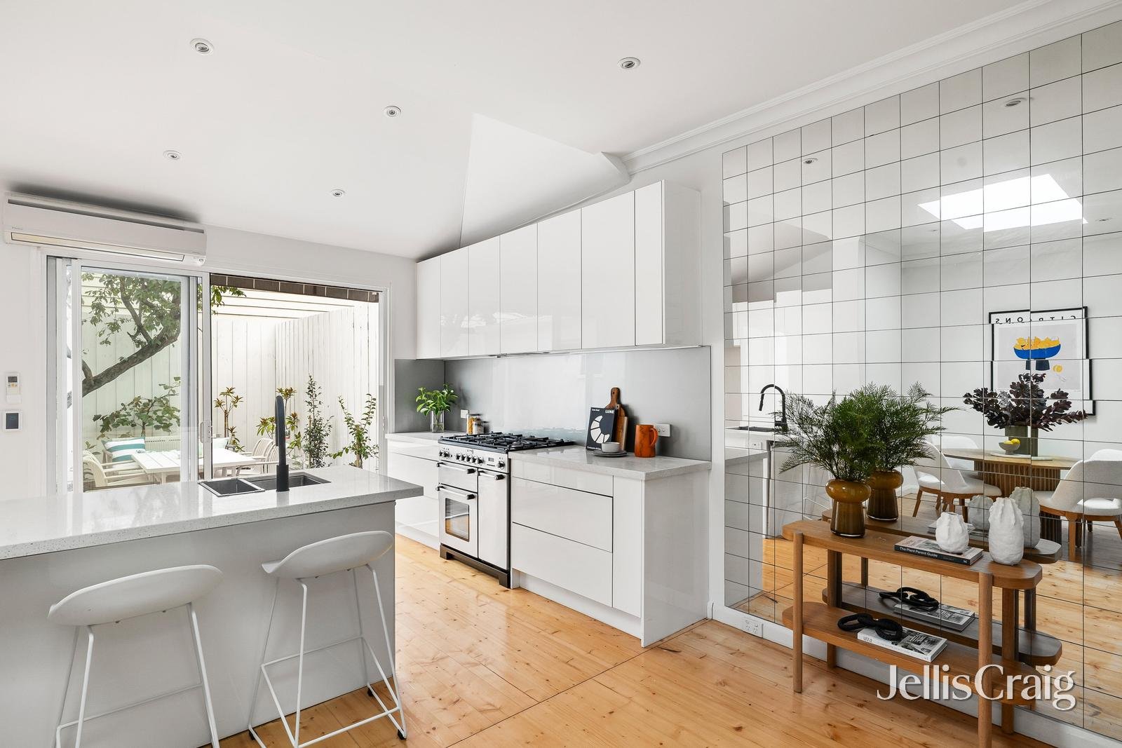 163 Vere Street, Abbotsford image 3