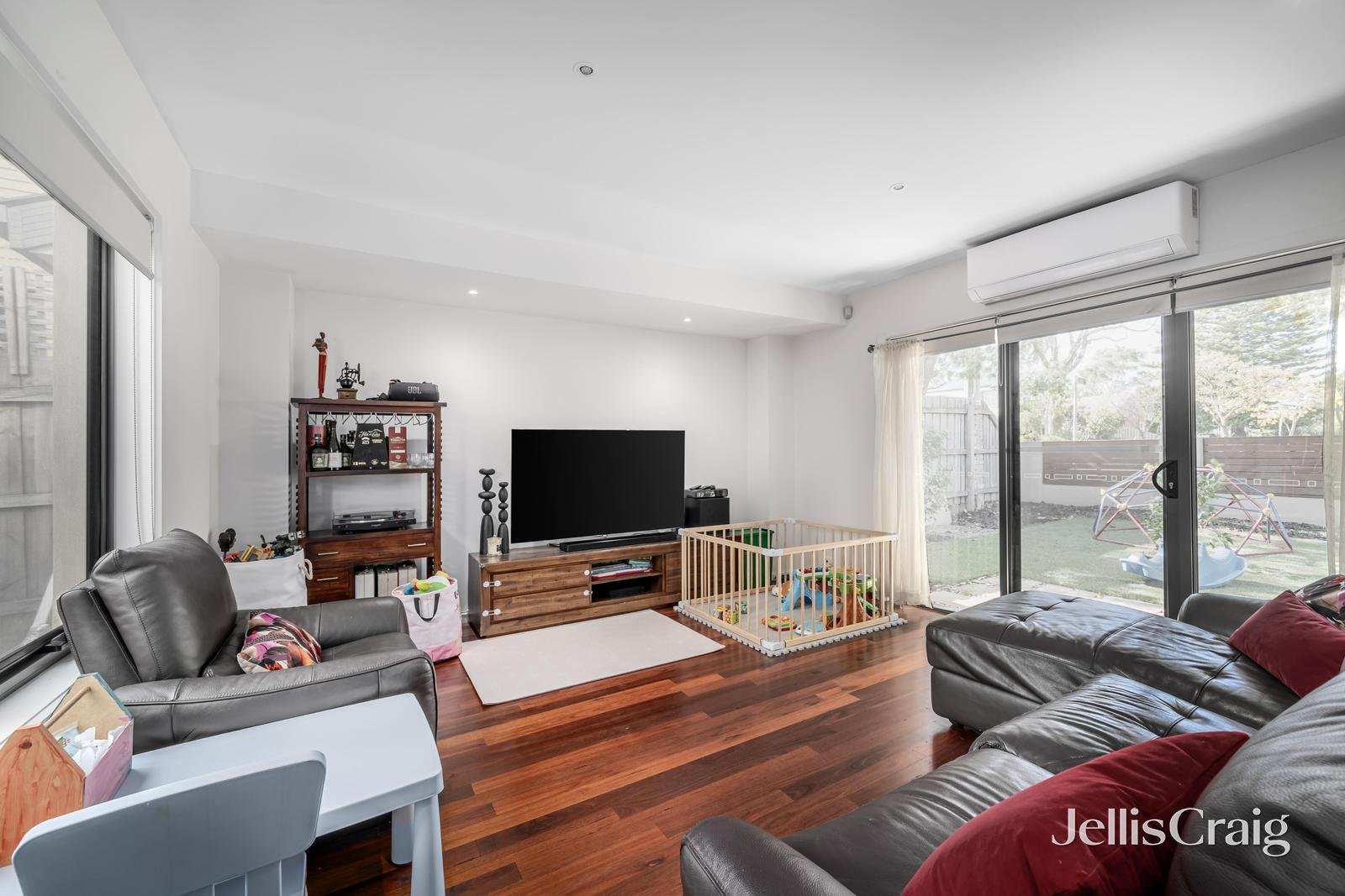 1/63 Victor Road, Bentleigh East image 2