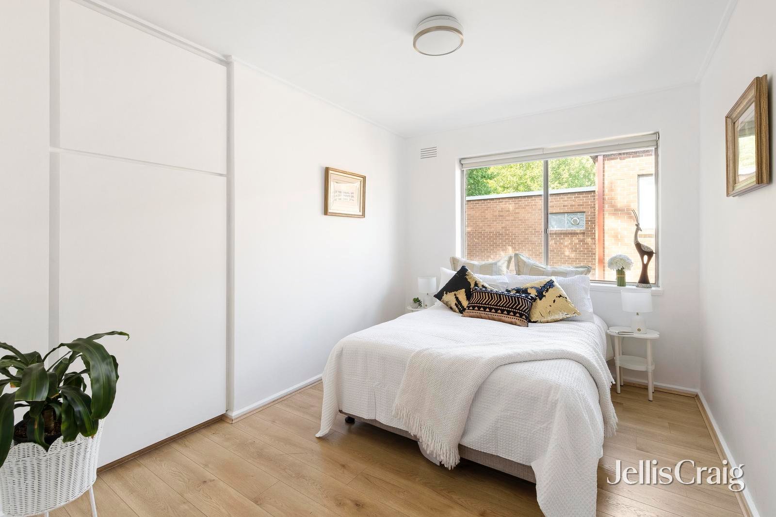 16/302 Abbotsford Street, North Melbourne image 4