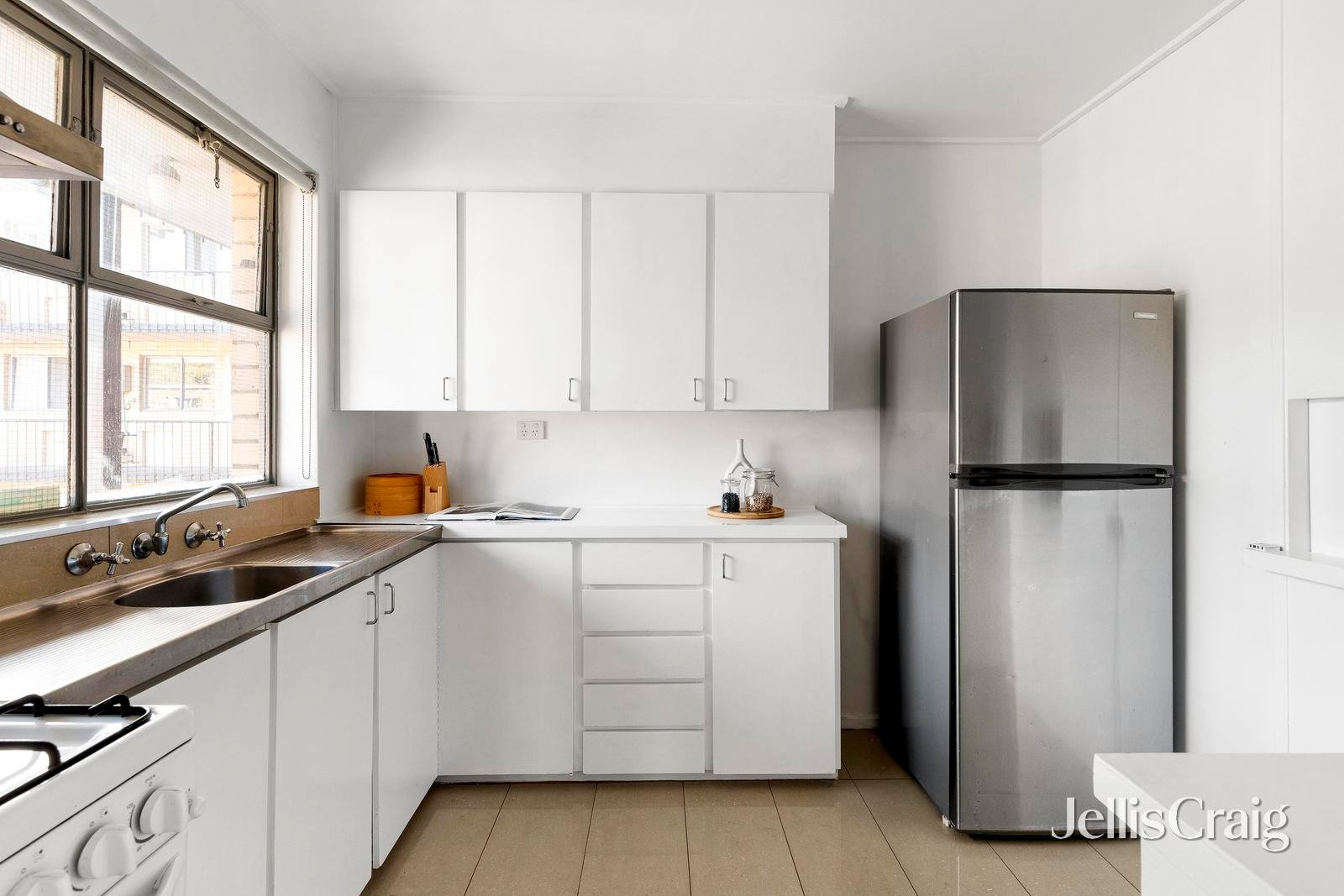16/302 Abbotsford Street, North Melbourne image 6