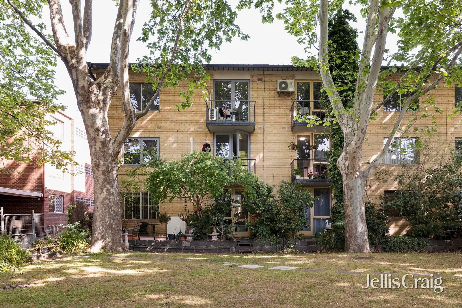 16/302 Abbotsford Street, North Melbourne image 8