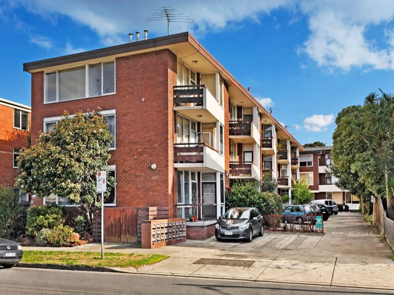 16/327 Orrong Road, St Kilda East image 3