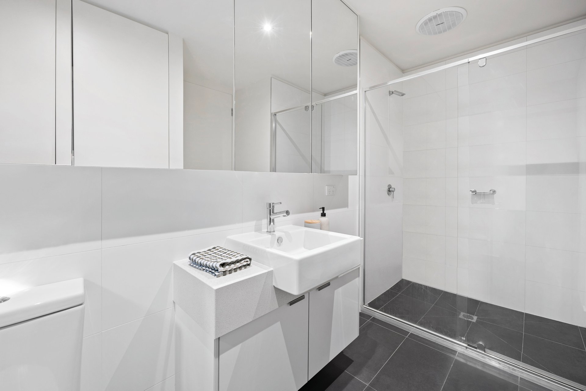 Property Gallery Thumbnail 9