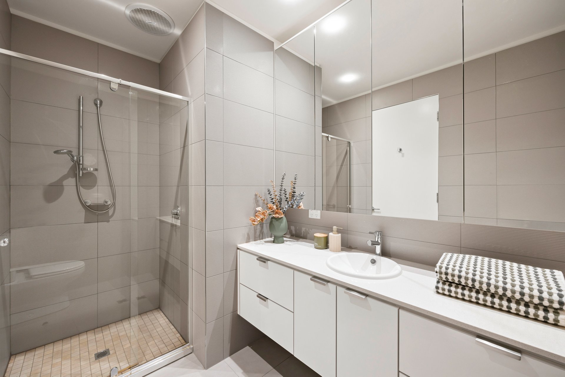 Property Gallery Thumbnail 11