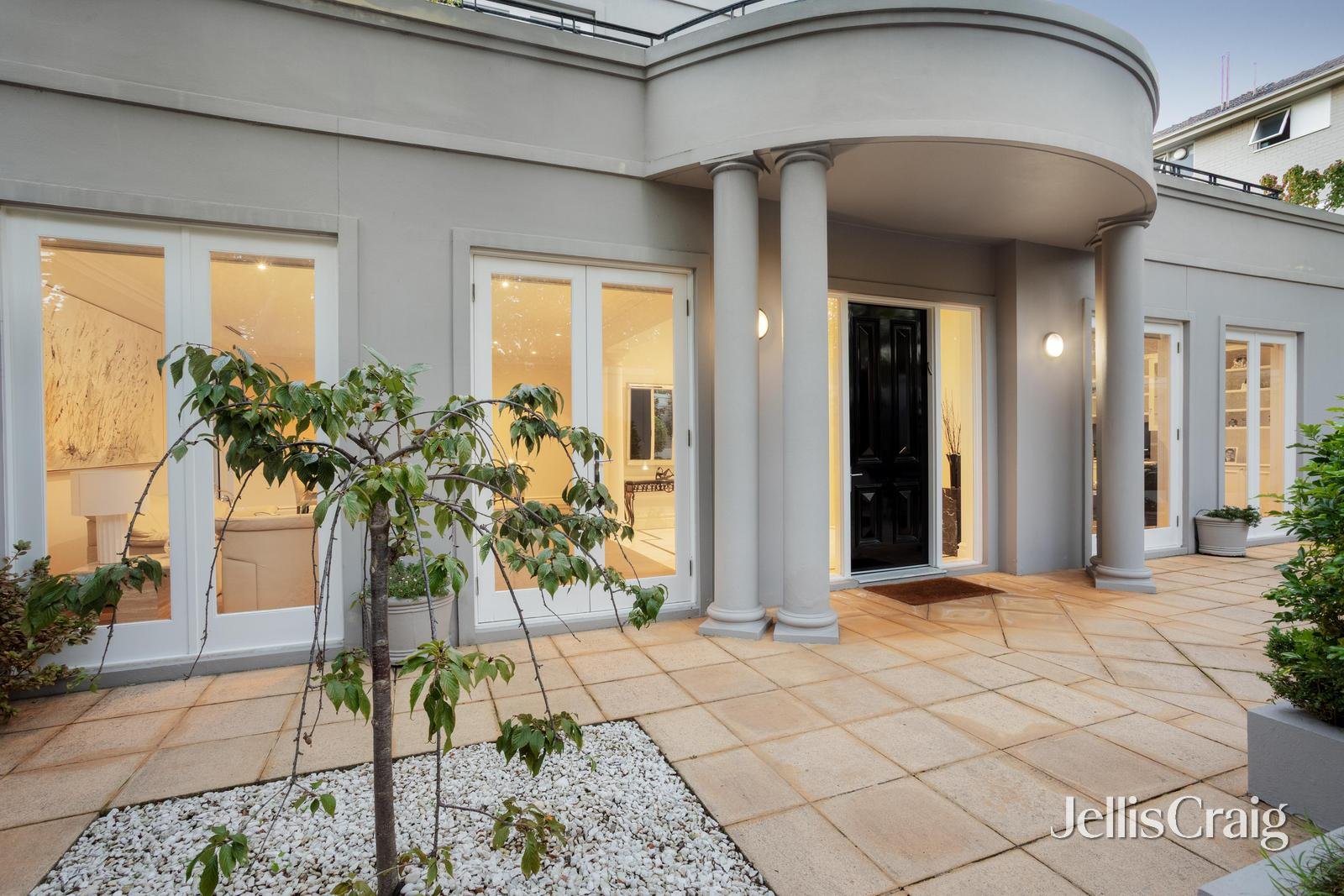 1/635 Orrong Road, Toorak image 1