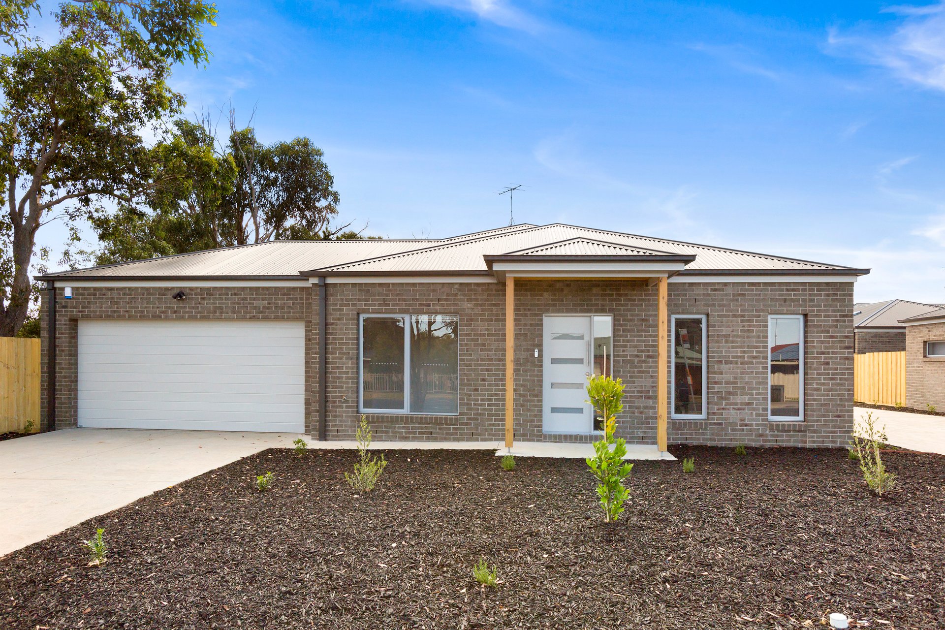 Property Gallery Thumbnail 3