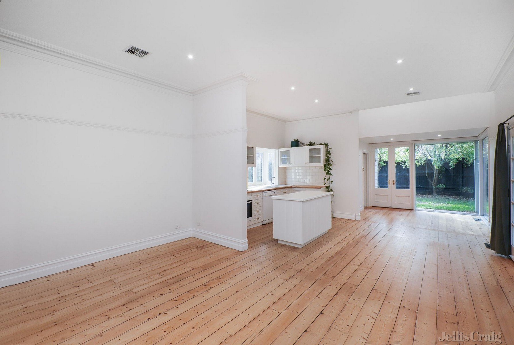 164 Elm Street, Northcote image 3