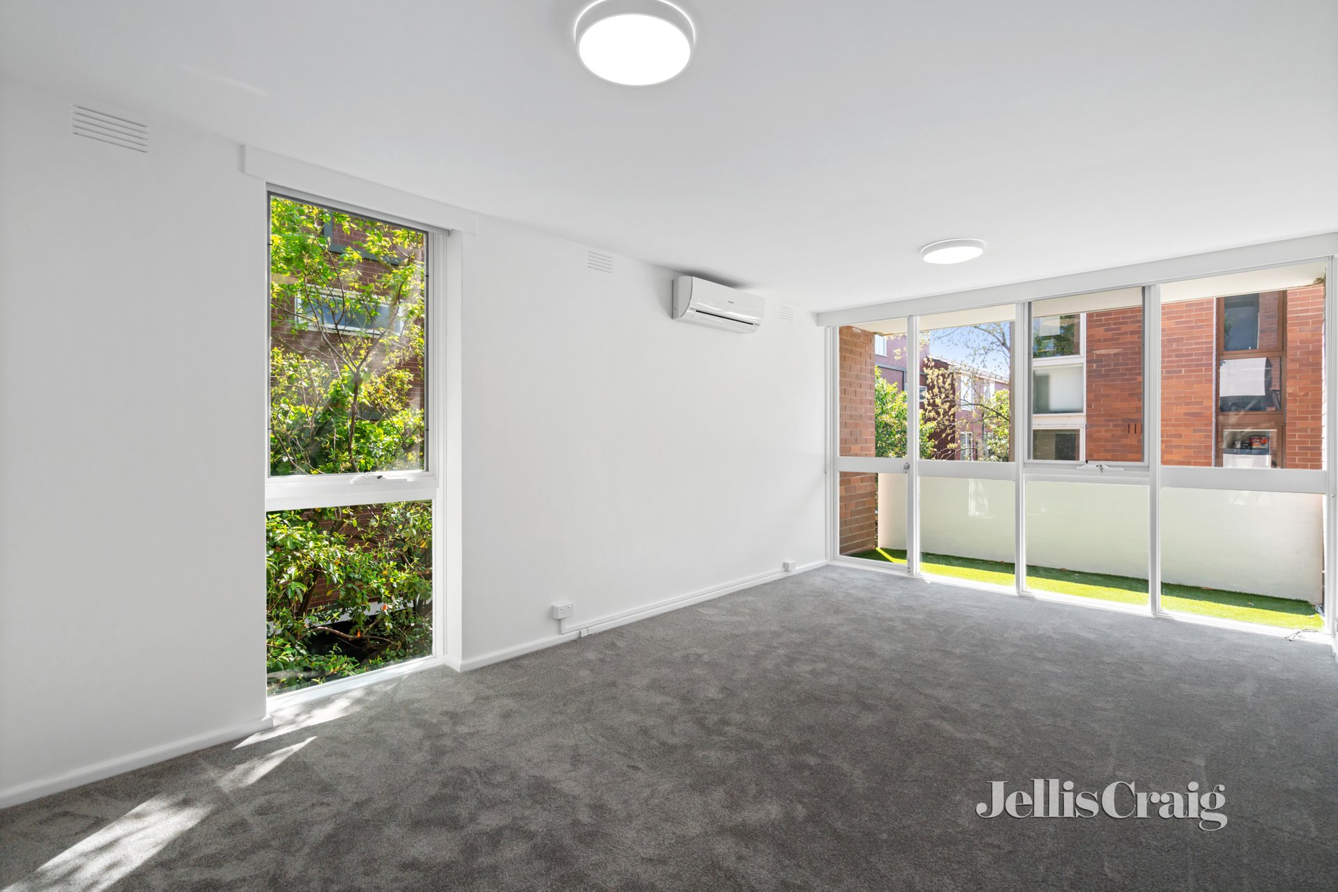 16/4 Gordon Grove, South Yarra image 1