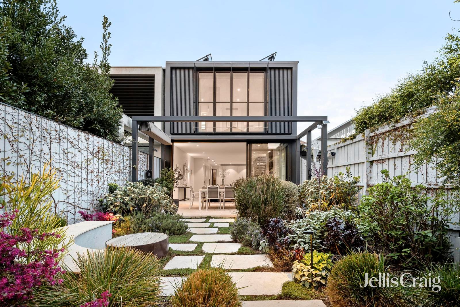 164 Page Street, Middle Park image 8