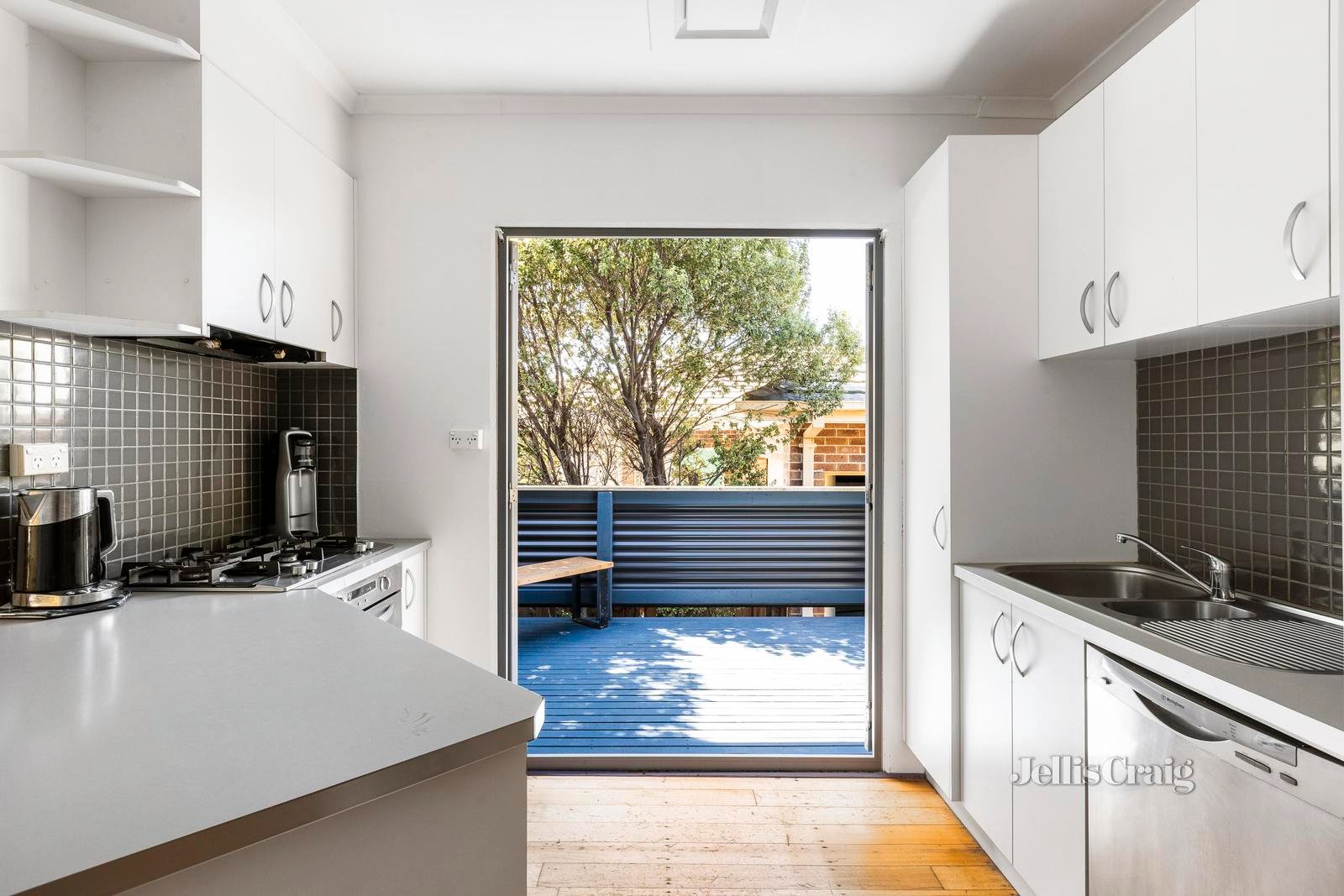 1/64 Seston Street, Reservoir image 3