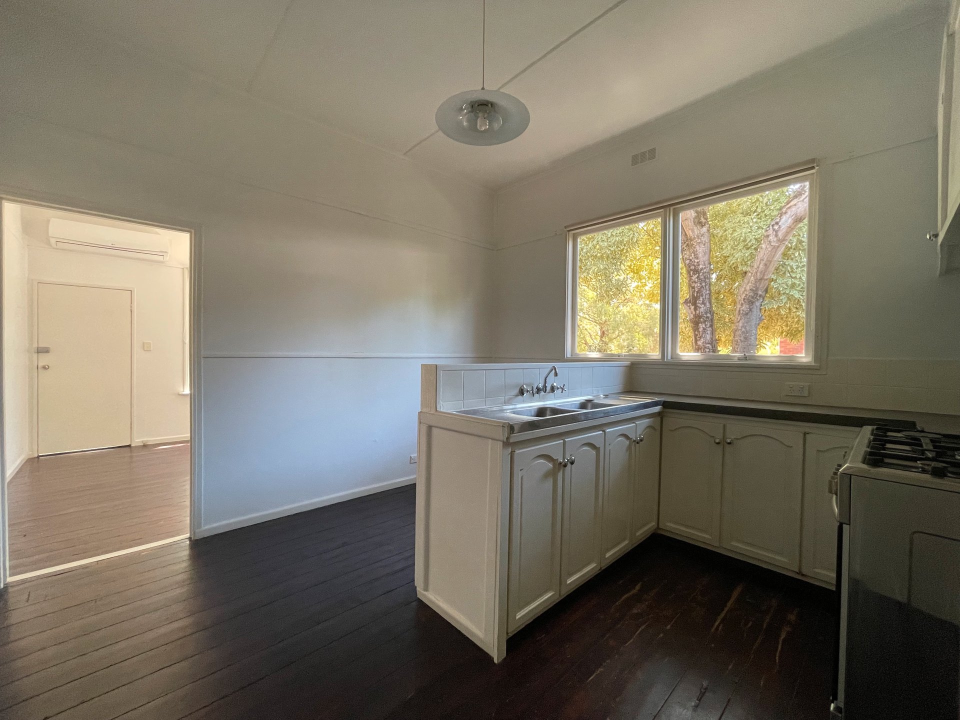 1/64 Wattle Valley Road, Mitcham image 6