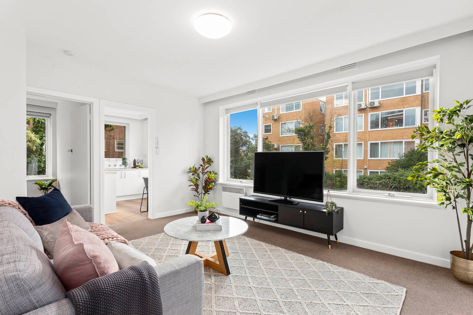 Property Gallery Thumbnail 3