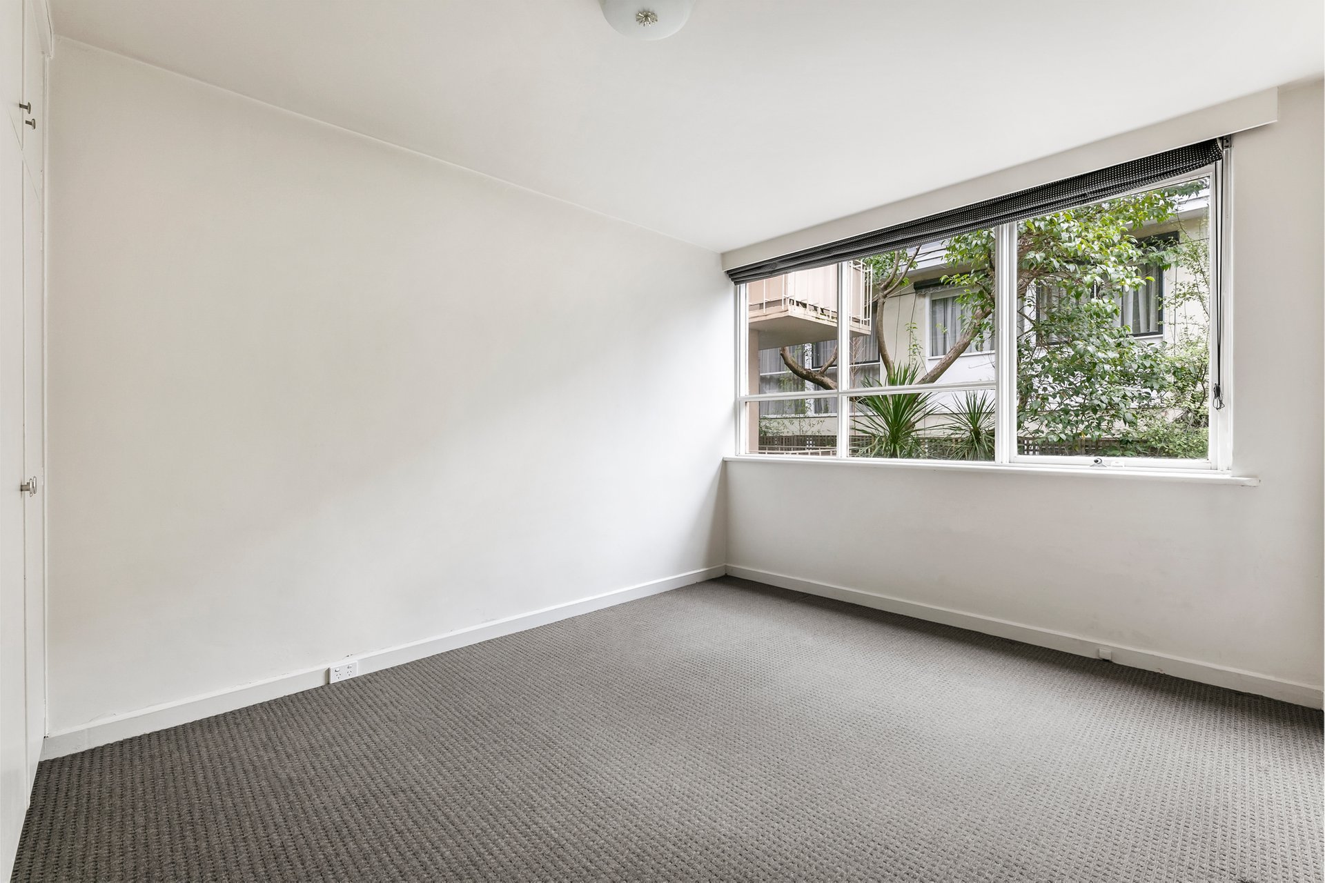 Property Gallery Thumbnail 6