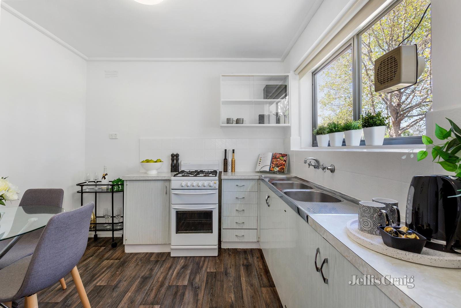 1/65 Denham Street, Hawthorn image 2