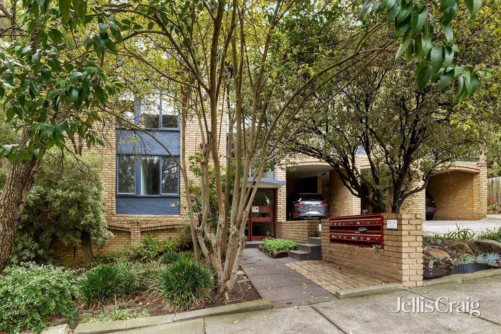 16/5 Denham Street, Hawthorn image 9