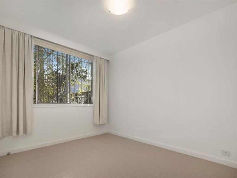 1/65 Edgar Street North, Glen Iris image 4