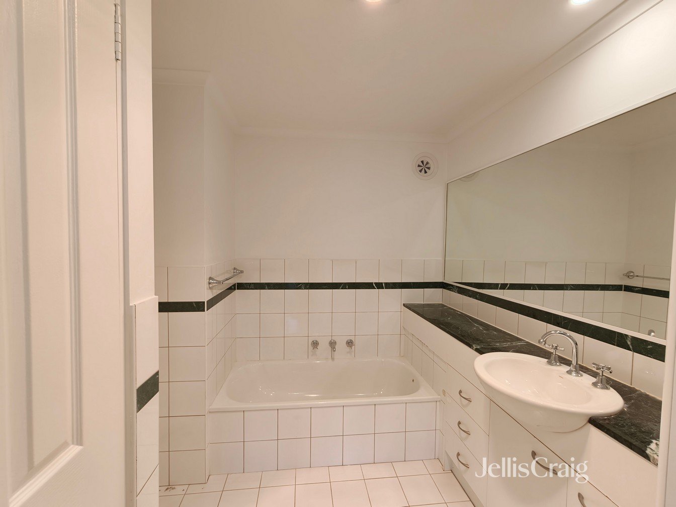 16/5 Evans Street, Brunswick image 8